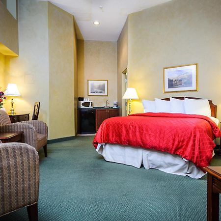 Peterborough Inn & Suites Hotel Dış mekan fotoğraf