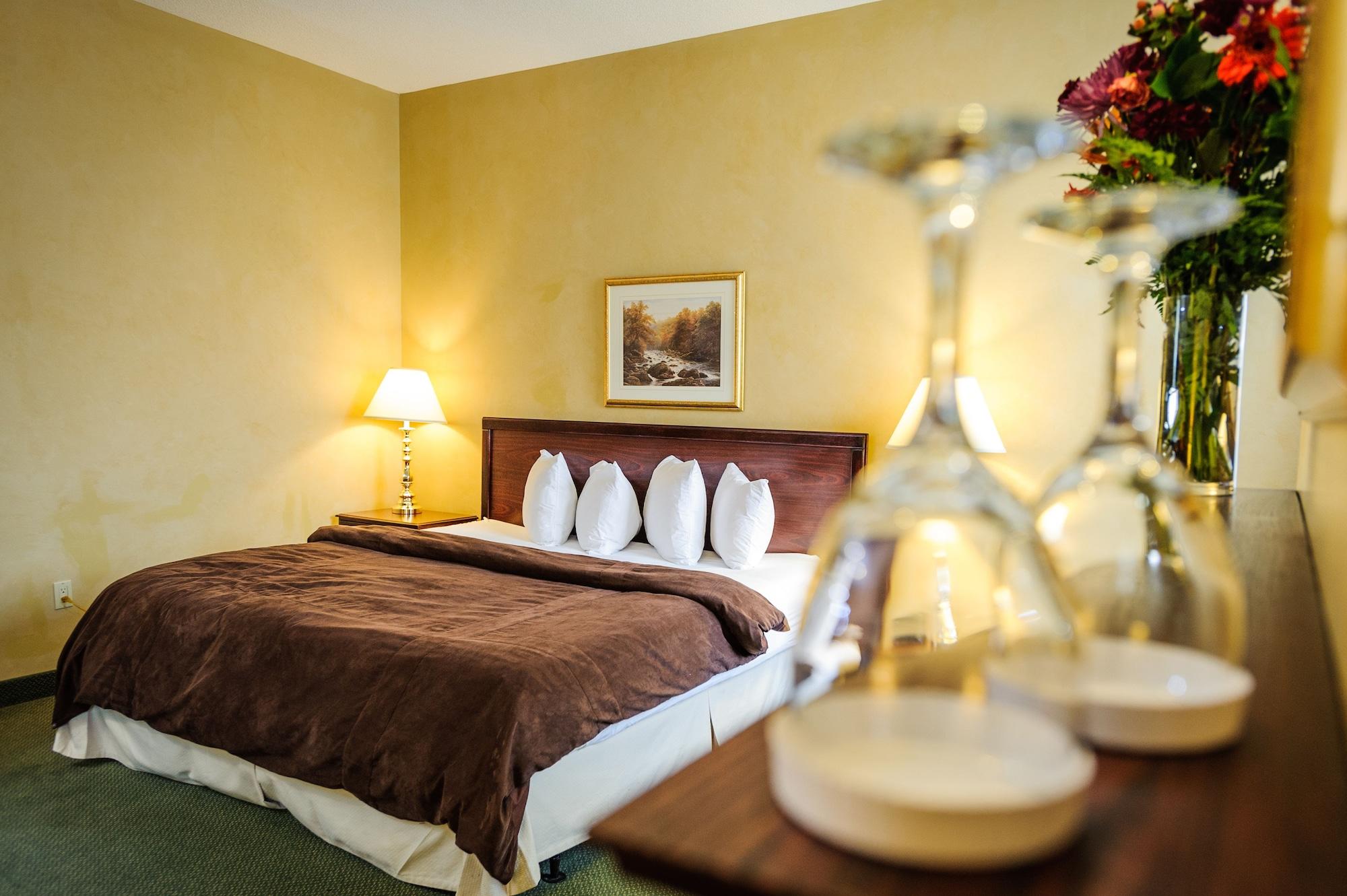 Peterborough Inn & Suites Hotel Dış mekan fotoğraf