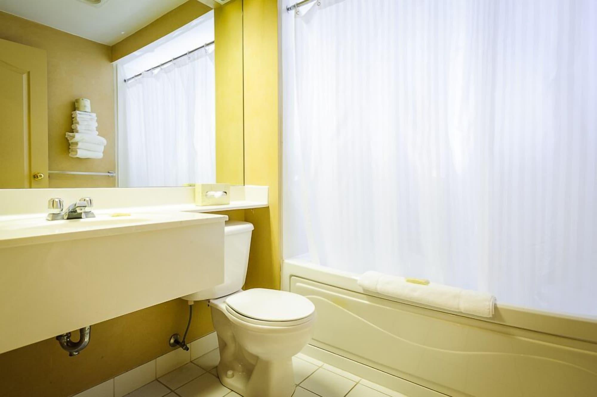 Peterborough Inn & Suites Hotel Dış mekan fotoğraf