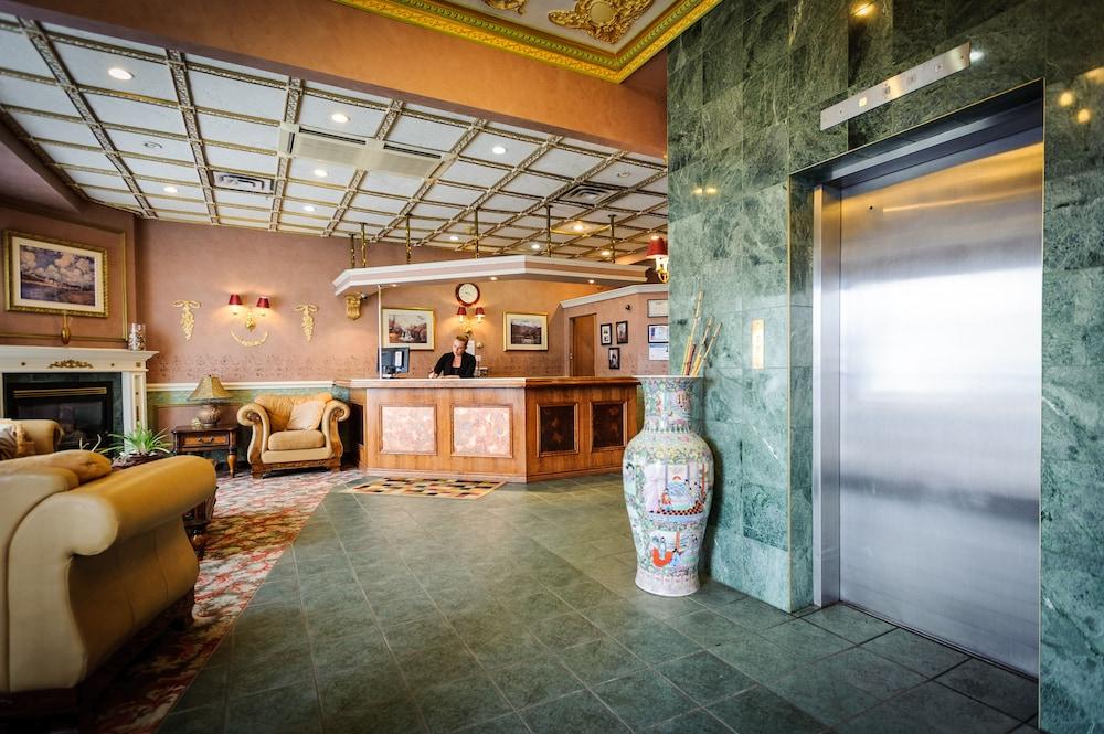 Peterborough Inn & Suites Hotel Dış mekan fotoğraf