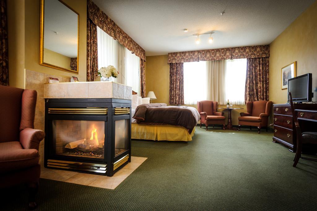 Peterborough Inn & Suites Hotel Dış mekan fotoğraf