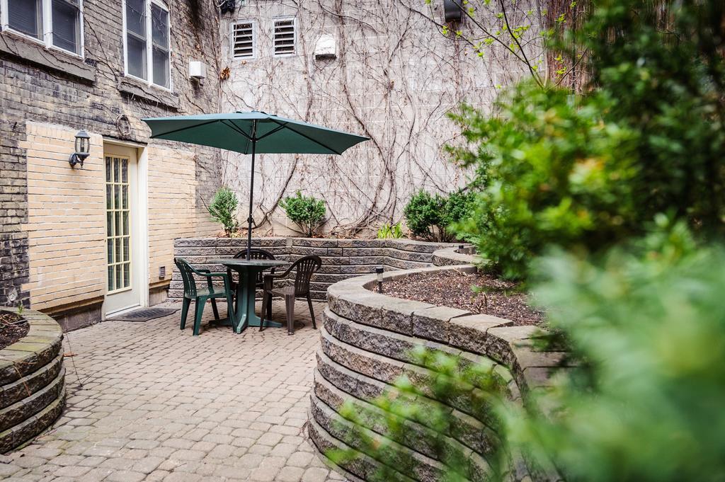 Peterborough Inn & Suites Hotel Dış mekan fotoğraf