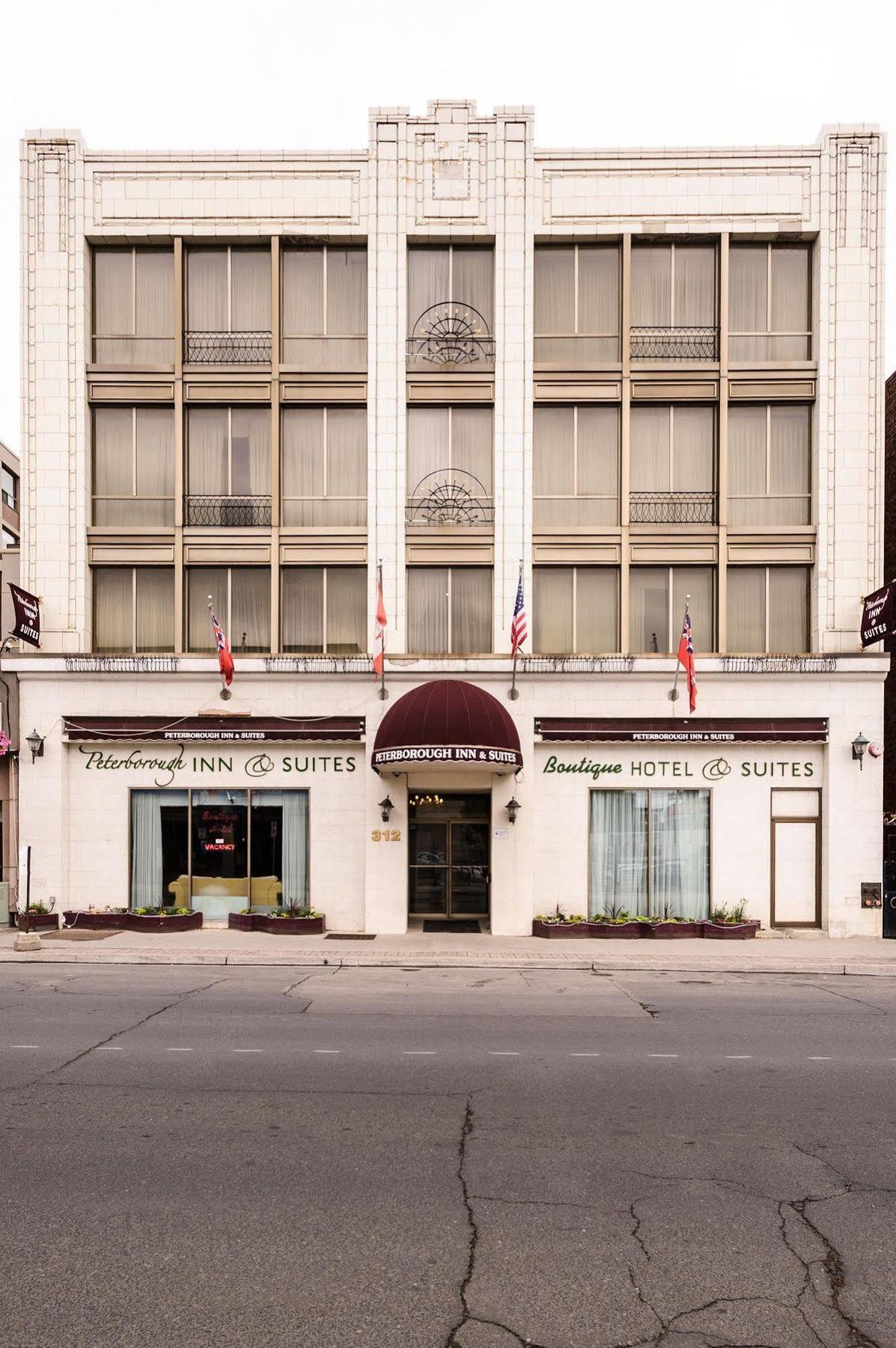 Peterborough Inn & Suites Hotel Dış mekan fotoğraf