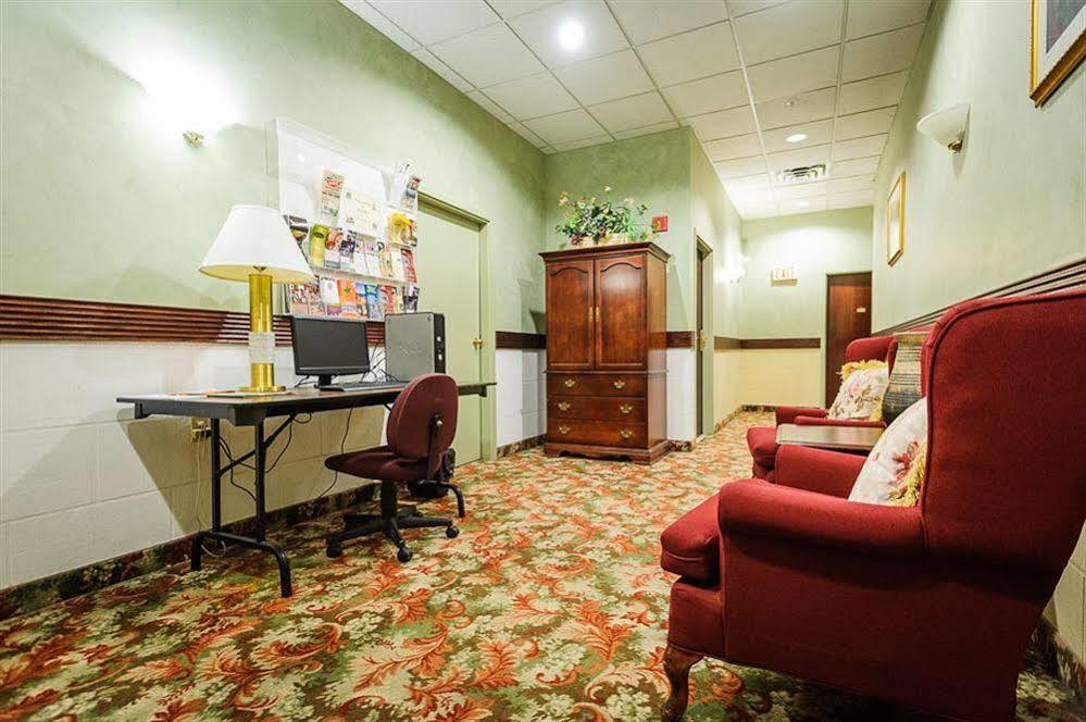Peterborough Inn & Suites Hotel Dış mekan fotoğraf